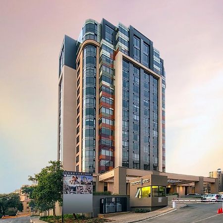 Luxurious Sandton Skye Apartment Экстерьер фото